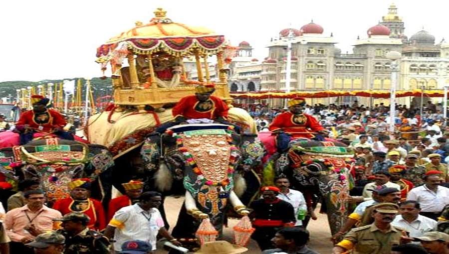 ಕಂಟೈನ್‌ಮೆಂಟ್ ವಲಯದ ಹೊರಗೆ ಮಾತ್ರ ಹಬ್ಬ, ಜಾತ್ರೆಗಳಿಗೆ ಅವಕಾಶ: ಸರ್ಕಾರದ ನೂತನ ಮಾರ್ಗಸೂಚಿ!
