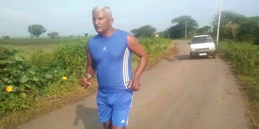 ಜೀವನವೇ ಮ್ಯಾರಥಾನ್: ಕೆಲಸಕ್ಕೆ ಸೇರಲು ಓಡಿದ ಬಿಎಸ್ ಎಫ್ ಯೋಧ ನಿವೃತ್ತಿ ನಂತರವೂ ಓಡಿ ಮನೆ ಸೇರಿದ!