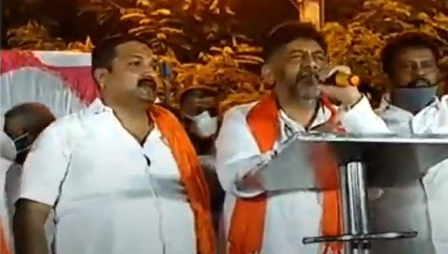 ಆರ್ ಆರ್ ನಗರ ಉಪಚುನಾವಣೆ: ಪ್ರಚಾರದ ವೇಳೆ ಡಿಕೆ ಶಿವಕುಮಾರ್‌ರಿಂದ 'ಜೈ ಶ್ರೀರಾಮ್' ಘೋಷಣೆ!