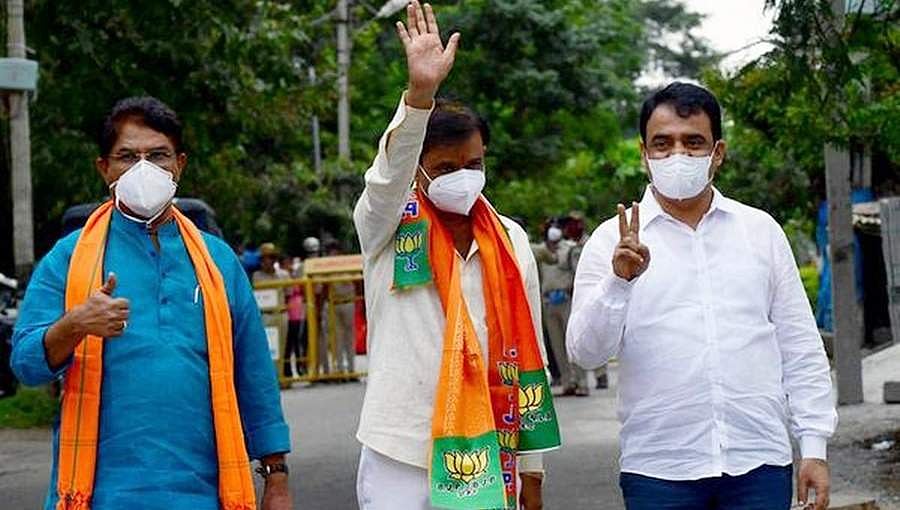 ಉಪಚುನಾವಣೆ ಫಲಿತಾಂಶ: ಆರ್.ಆರ್.ನಗರ, ಶಿರಾ ಎರಡೂ ಕ್ಷೇತ್ರದಲ್ಲಿ ಬಿಜೆಪಿಗೆ ಮುನ್ನಡೆ; ಕಾಂಗ್ರೆಸ್, ಜೆಡಿಎಸ್ ಹಿನ್ನಡೆ