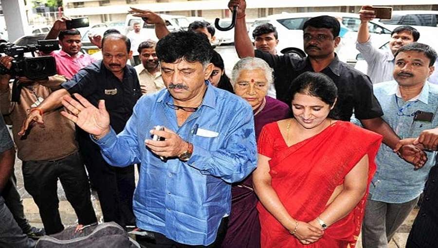 ಹಾಸನಾಂಬೆ ದರ್ಶನಕ್ಕೆ ಇಂದು ಕೊನೆಯ ದಿನ: ಡಿಕೆ ಶಿವಕುಮಾರ್ ದಂಪತಿಯಿಂದ ದೇವಿಗೆ ಪೂಜೆ