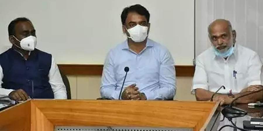 ಟೊಯೋಟ-ಕಿರ್ಲೋಸ್ಕರ್ ಬಿಕ್ಕಟ್ಟು: ಮುಷ್ಕರ ನಿಷೇಧಿಸಿ, ಲಾಕ್ಔಟ್ ತೆರವಿಗೆ ಮುಂದಾದ ಸರಕಾರ