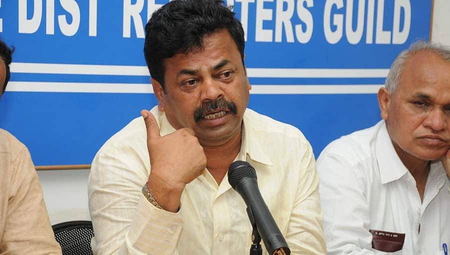 ಬೆಳಗಾವಿ, ಕಾರವಾರದ ತಂಟೆಗೆ ಬಂದರೆ ತಕ್ಕ ಶಾಸ್ತಿ: ಎಂ.ಪಿ. ರೇಣುಕಾಚಾರ್ಯ