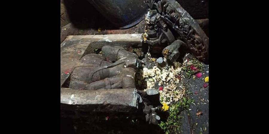 ನಿಧಿ ಶೋಧ ಶಂಕೆ: ದುಷ್ಕರ್ಮಿಗಳಿಂದ ಇತಿಹಾಸ ಪ್ರಸಿದ್ಧ ಬೇಲೂರು ದೇಗುಲದ ಮಹಾಕಾಳಿ ವಿಗ್ರಹ ಧ್ವಂಸ