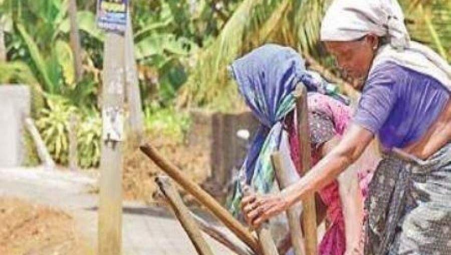 ನರೇಗಾ ಯೋಜನೆಯಡಿ ಕೇಂದ್ರದಿಂದ ಕರ್ನಾಟಕಕ್ಕೆ 900 ಕೋಟಿ ರೂ. ಹೆಚ್ಚುವರಿ ಅನುದಾನ
