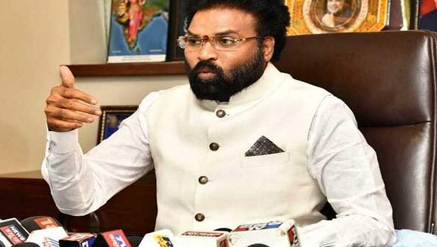 ಜಾರಕಿಹೊಳಿಯಿಂದ ನನ್ನ ವರ್ಚಸ್ಸಿಗೆ ಧಕ್ಕೆಯಾಗಿಲ್ಲ; ಬಿಜೆಪಿಯಲ್ಲಿ ಮೂಲ-ವಲಸಿಗ ಎಂಬ ತಂಡವಿಲ್ಲ: ಶ್ರೀರಾಮುಲು