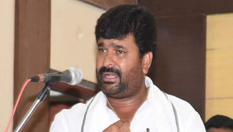 ಬಿ-ರಿಪೋರ್ಟ್ ತಿರಸ್ಕೃತ: ಶಾಸಕ ವಿನಯ್ ಕುಲಕರ್ಣಿ ಧಾರವಾಡ ಜಿಲ್ಲೆ ಪ್ರವೇಶಿಸುವ ಸಾಧ್ಯತೆ ಮತ್ತಷ್ಟು ಕ್ಷೀಣ