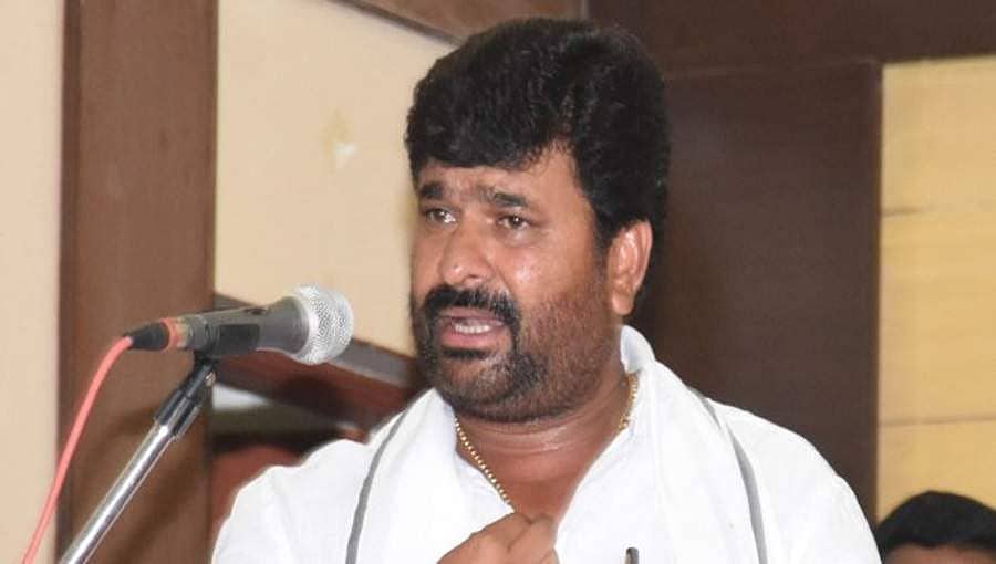 ಬಿ-ರಿಪೋರ್ಟ್ ತಿರಸ್ಕೃತ: ಶಾಸಕ ವಿನಯ್ ಕುಲಕರ್ಣಿ ಧಾರವಾಡ ಜಿಲ್ಲೆ ಪ್ರವೇಶಿಸುವ ಸಾಧ್ಯತೆ ಮತ್ತಷ್ಟು ಕ್ಷೀಣ