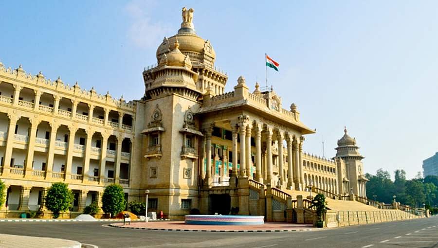 ಕೊರೋನಾ ಸೋಂಕು ಪೀಡಿತ ನೌಕರರಿಗೆ ರಜೆ ನೀಡುವಲ್ಲಿ ಉದಾರವಾಗಿರಿ: ಸಾರ್ವಜನಿಕ ಮತ್ತು ಖಾಸಗಿ ಸಂಸ್ಥೆಗಳಿಗೆ ಸರ್ಕಾರ ಆದೇಶ