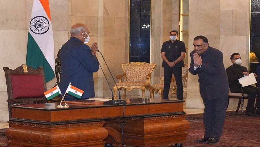 ಕೇಂದ್ರ ಮಾಹಿತಿ ಆಯೋಗದ ಮುಖ್ಯಸ್ಥರಾಗಿ ಯಶವರ್ಧನ್ ಕುಮಾರ್ ಸಿನ್ಹಾ ಅಧಿಕಾರ ಸ್ವೀಕಾರ 