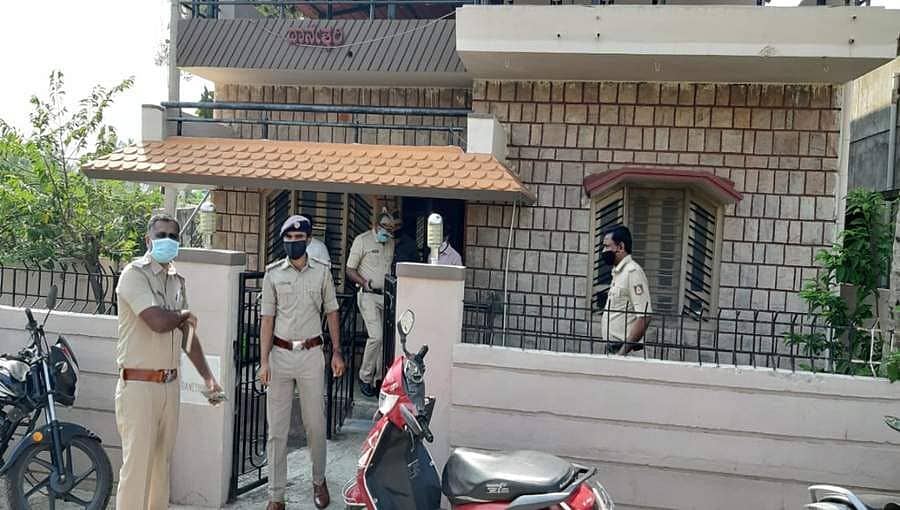 ಮಾಜಿ ಸಚಿವೆ ಉಮಾಶ್ರೀ ಮನೆ ಕಳವು: ಇಬ್ಬರು ಆರೋಪಿಗಳ ಬಂಧನ