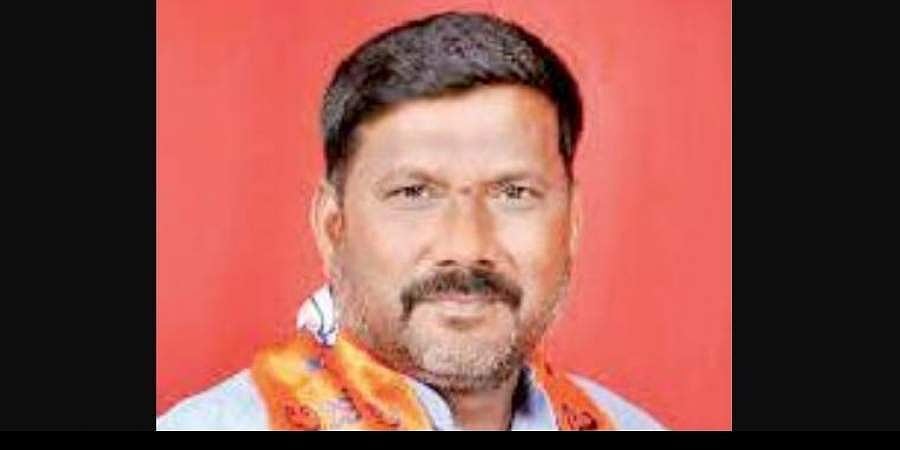 ಉಪಚುನಾವಣೆ ಬೆನ್ನಲ್ಲೆ ಬಿಜೆಪಿಗೆ ಮತ್ತೊಂದು ಆಘಾತ: 'ಕಮಲ' ತೊರೆದು 'ಕೈ' ಹಿಡಿದ ಬಸನಗೌಡ ತುರುವಿಹಾಳ
