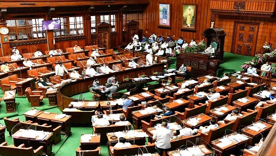 ಗೋಹತ್ಯೆ ನಿಷೇಧ ಕಾಯ್ದೆಗೆ ವಿಧಾನ ಪರಿಷತ್ ನಲ್ಲಿ ತಡೆ: ಅಧಿವೇಷನ ಅನಿರ್ದಿಷ್ಟಾವಧಿ ಮುಂದೂಡಿಕೆ