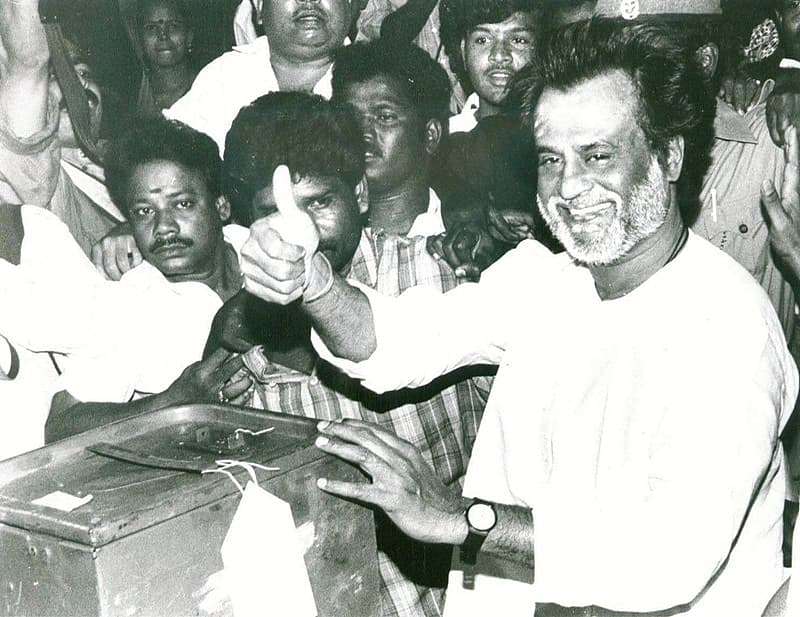 1988ರಲ್ಲಿ ರಜನಿಕಾಂತ್ ಇಂಗ್ಲಿಷ್ ನ ಆಕ್ಷನ್ ಮೂವಿ ಬ್ಲಡ್ ಸ್ಟೋನ್ ನಲ್ಲಿ ನಟಿಸಿದ್ದರು.