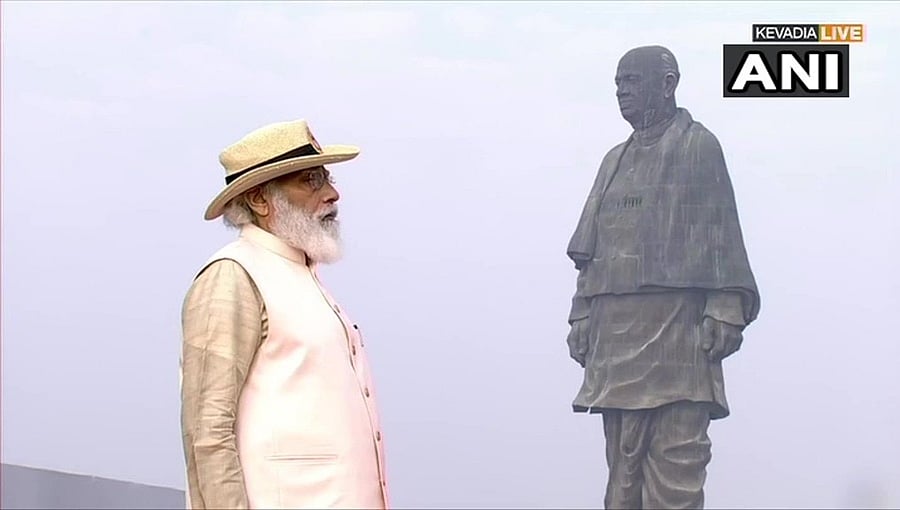 ಸರ್ದಾರ್ ವಲ್ಲಭಭಾಯಿ ಪಟೇಲ್ ಪುಣ್ಯತಿಥಿ: ಪ್ರಧಾನಿ ಮೋದಿ ಗೌರವ ನಮನ
