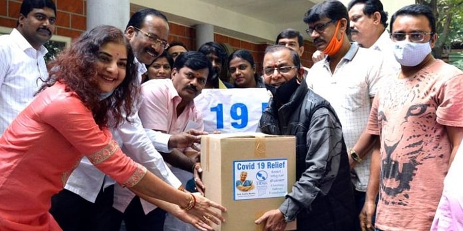 ಚಲನಚಿತ್ರ ಪೋಷಕ ಕಲಾವಿದರು, ಕಾರ್ಮಿಕರಿಗೆ ಇನ್ಫೋಸಿಸ್ ಪ್ರತಿಷ್ಠಾನದಿಂದ ನೆರವು
