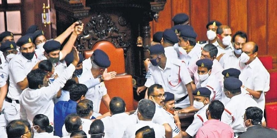 ಪರಿಷತ್ ಜಟಾಪಟಿ: ಅವಿಶ್ವಾಸ ನಿರ್ಣಯ ಮಂಡನೆ ಪ್ರಕ್ರಿಯೆ ಪಾಲನೆಯಾಗಿಲ್ಲ ಎಂದು ಒಪ್ಪಿದ ಬಿಜೆಪಿ