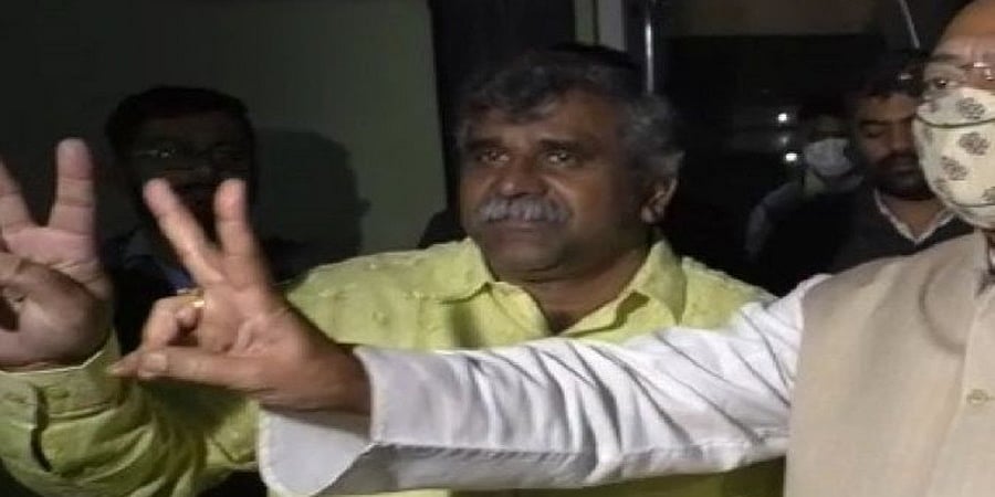 ಬಿಜೆಪಿ ಸೇರುವುದಕ್ಕೆ"ನೋ ಎಂಟ್ರಿ": ಈಗ ಹಳೆ ಪಕ್ಷವೇ ಗತಿ ಎಂದು ಮಮತಾ ಬಳಿ ಓಡಿದ ಶಾಸಕ!
