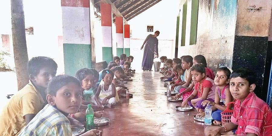 ಜನವರಿಯಿಂದ ಶಾಲೆಗಳು ಆರಂಭವಾದರೂ ಹಿಂದಿನಂತೆ ಮಕ್ಕಳಿಗಿಲ್ಲ ಬಿಸಿಯೂಟ!