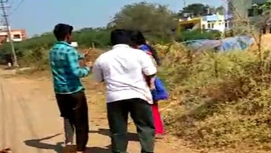 ಹುಬ್ಬಳ್ಳಿ: ನಡುರಸ್ತೆಯಲ್ಲೇ ಅಣ್ಣನಿಗೆ ಬಿಯರ್ ಬಾಟಲಿಯಿಂದ ಹೊಡೆದ ಸಹೋದರಿ!
