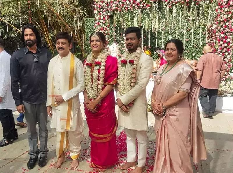Niharika-Akshay03