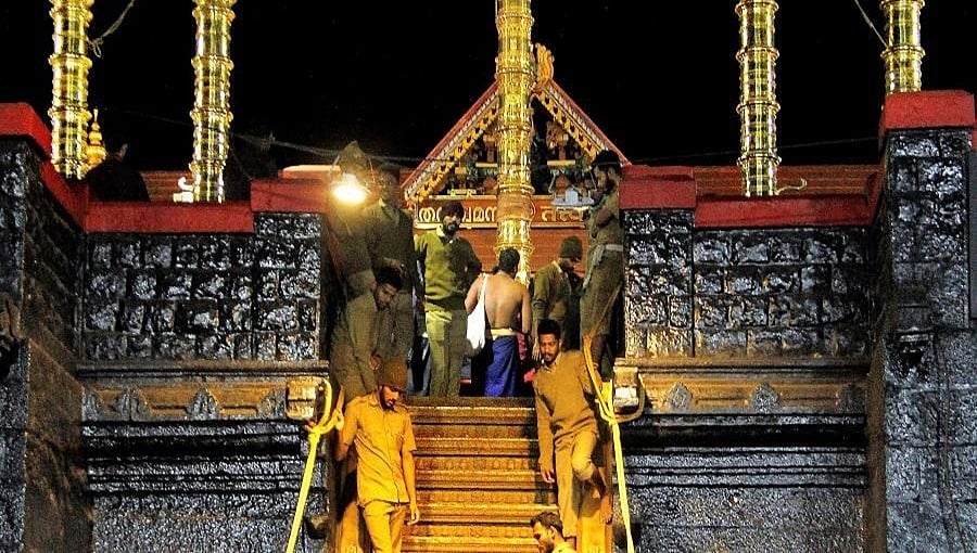 ಶಬರಿಮಲೆಗೆ ಮಹಿಳೆಯರ ಪ್ರವೇಶ: ಹಿಂದಿನ ಸಂಪ್ರದಾಯಕ್ಕೆ ಮರಳಿದ ಕೇರಳ ಸರ್ಕಾರ, ಪೋರ್ಟಲ್ ನಲ್ಲಿ ಪ್ರಕಟ
