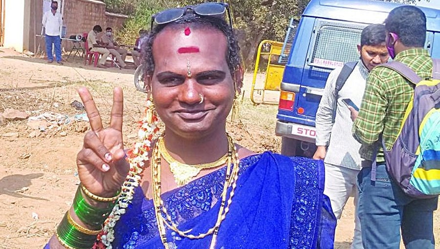 ಗ್ರಾಪಂ ಚುನಾವಣೆ: ಮಂಗಳಮುಖಿಗೆ ಗೆಲುವಿನ ಹಾರ