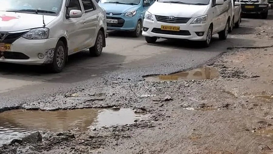 ಬೆಂಗಳೂರು: ರಸ್ತೆಗುಂಡಿ ಅಪಘಾತದಲ್ಲಿ ಬಲಿಯಾದವರಿಗೆ ರೂ.3 ಲಕ್ಷ ಪರಿಹಾರ ನೀಡಲು ಬಿಬಿಎಂಪಿ ಮುಂದು