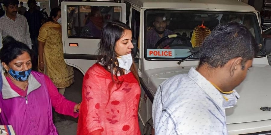 ಡ್ರಗ್ಸ್ ಪ್ರಕರಣ: ಬಂಧನದಲ್ಲಿರುವ ನಟಿ ಸಂಜನಾ ಗಲ್ರಾನಿ ಆರೋಗ್ಯ ತಪಾಸಣೆಗೆ 'ಹೈ' ಅನುಮತಿ