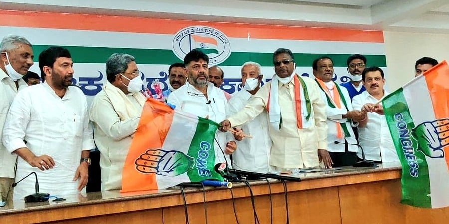 ಜೆಡಿಎಸ್ ತೊರೆದು 'ಕೈ' ಹಿಡಿದ ಜೀವಿಜಯ