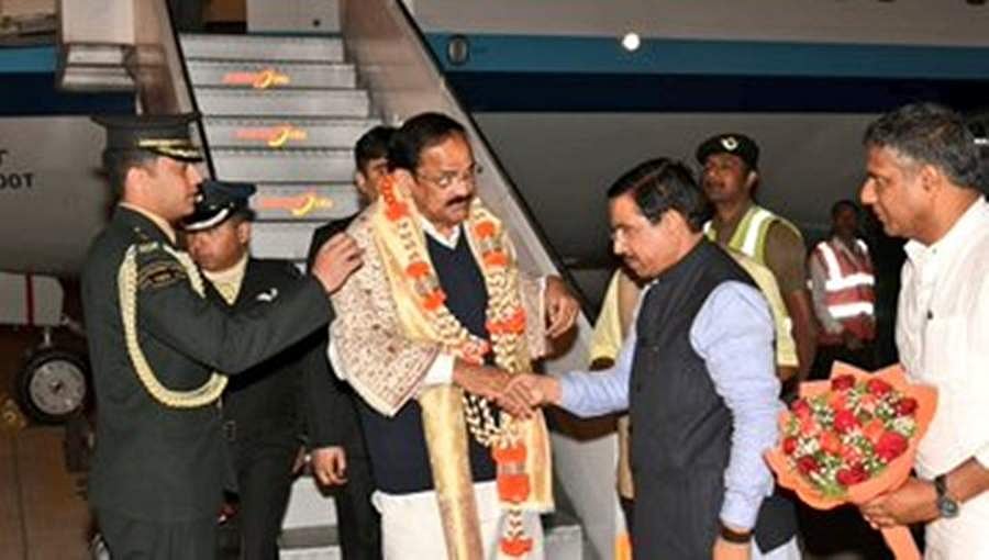 ಎರಡು ದಿನಗಳ ರಾಜ್ಯ ಭೇಟಿ: ಉಪ ರಾಷ್ಟ್ರಪತಿ ವೆಂಕಯ್ಯ ನಾಯ್ಡು ಹುಬ್ಬಳಿಗೆ ಆಗಮನ