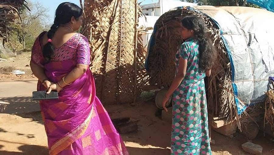 ಮಂಡ್ಯದಲ್ಲಿ ಅನಿಷ್ಟ ಪದ್ಧತಿ ಜೀವಂತ: ಮುಟ್ಟಾದ ಮಹಿಳೆಯರು, ಬಾಣಂತಿಯರಿಗಿಲ್ಲ ಪ್ರವೇಶ.!