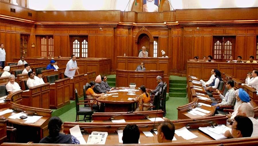 ದೆಹಲಿಯಲ್ಲಿ ಬಹುಮತದತ್ತ 'ಆಪ್': ಲೆ.ಗವರ್ನರ್ ರಿಂದ 6ನೇ ವಿಧಾನಸಭೆ ವಿಸರ್ಜನೆ