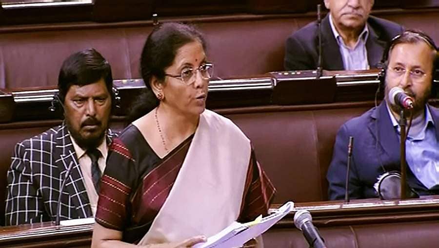 ಎನ್ಪಿಎ ಬಿಕ್ಕಟ್ಟನ್ನು ಸೃಷ್ಟಿಸಿದವರಿಂದ ನಾವೇನೂ ಕಲಿಯಬೇಕಿಲ್ಲ: ಚಿದಂಬರಂಗೆ ವಿತ್ತ ಸಚಿವೆ ತಿರುಗೇಟು