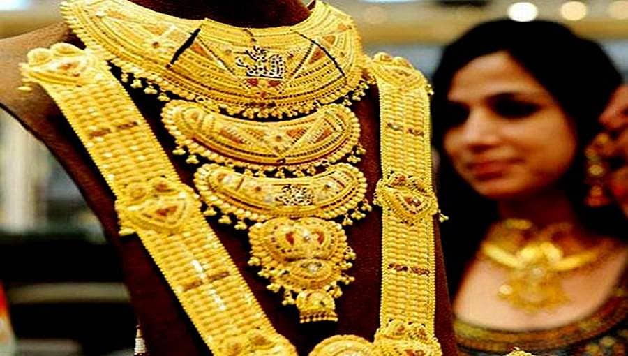 ಚಿನ್ನ ಮತ್ತು ಬೆಳ್ಳಿ ಬೆಲೆಯಲ್ಲಿ ಭಾರೀ ಇಳಿಕೆ, ಮಹಿಳೆಯರ ಮೊಗದಲ್ಲಿ ಹರುಷ!