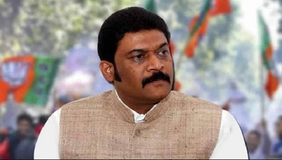 ಆರೋಪಗಳಿದ್ದ ತಮ್ಮನ್ನು ಕಾಂಗ್ರೆಸ್ಗೆ ಸೇರಿಸಿಕೊಂಡಿದ್ದಾದರೂ ಏಕೆ: ಆನಂದ್ ಸಿಂಗ್