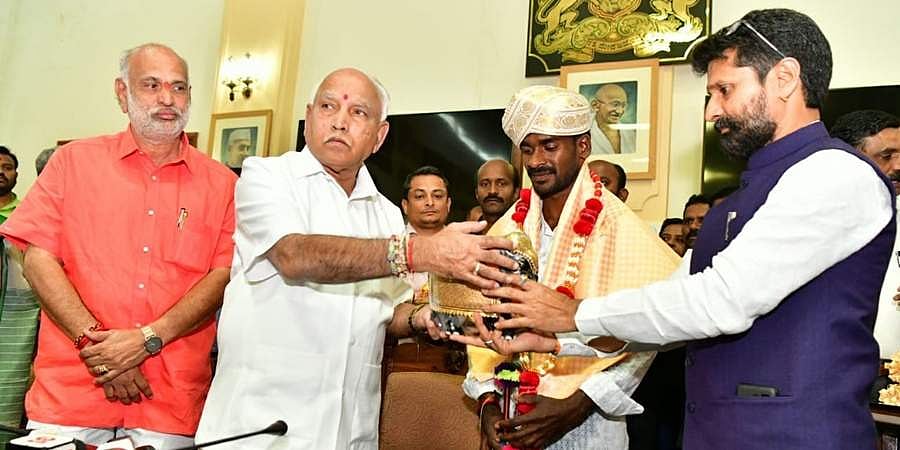 ಕಂಬಳದ ವೇಗಧೂತ ಶ್ರೀನಿವಾಸ ಗೌಡಗೆ ಸಿಎಂ ಯಡಿಯೂರಪ್ಪರಿಂದ ಸನ್ಮಾನ