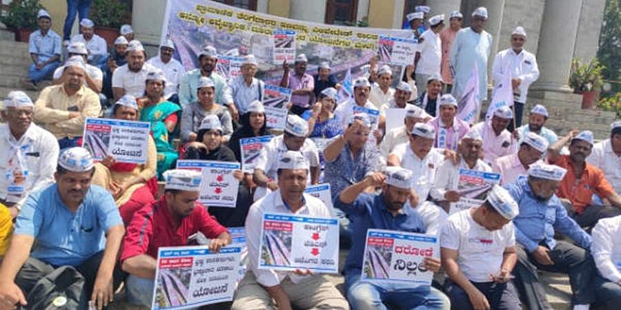 'ಎಲಿವೇಟೆಡ್ ಕಾರಿಡಾರ್' ಖಜಾನೆ ಕದಿಯುವ ಗುಮ್ಮ: ಆಮ್ ಆದ್ಮಿ ಪಕ್ಷದಿಂದ ಪ್ರತಿಭಟನೆ