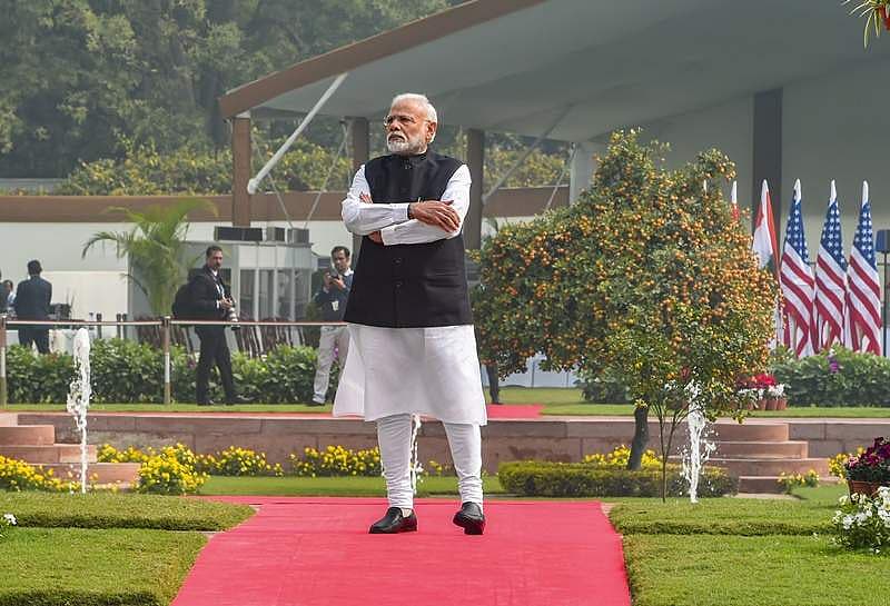 ಇದಕ್ಕೂ ಮುನ್ನ ಅಮೆರಿಕ ಅಧ್ಯಕ್ಷರ ಆಗಮನಕ್ಕೆ ಕಾಯುತ್ತಿದ್ದ ಪ್ರಧಾನಿ ಮೋದಿ