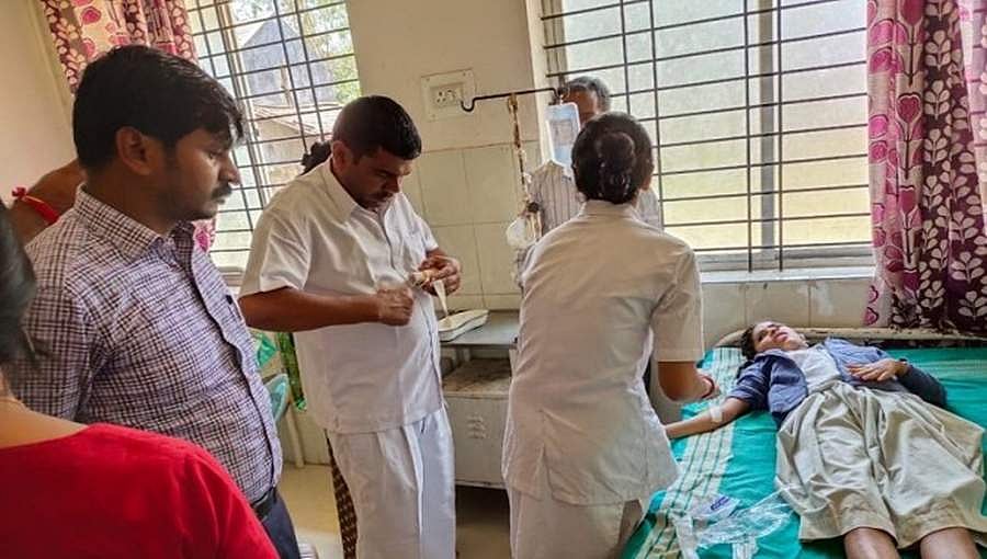 ಮೈಸೂರು: ಸರ್ಕಾರಿ ಶಾಲೆಯಲ್ಲಿ ಹಾಲು ಕುಡಿದ 25 ವಿದ್ಯಾರ್ಥಿಗಳು ಅಸ್ವಸ್ಥ!