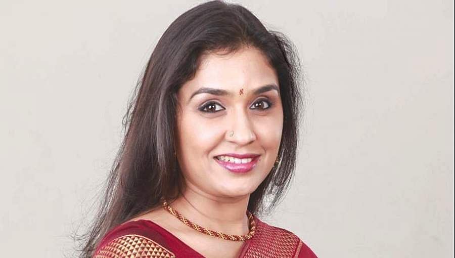 ವಯ್ಯಸು ಆದ್ರೆ ಕೆಲಸ ನಿಲ್ಲಿಸಬೇಕಾ? ಅಭಿಮಾನಿ ವಿರುದ್ಧ ಅನುಪ್ರಭಾಕರ್ ಗರಂ