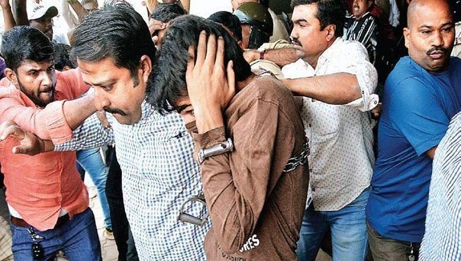 ದೇಶದ್ರೋಹ ಪ್ರಕರಣ: ಬಂಧಿತ ಕಾಶ್ಮೀರಿ ವಿದ್ಯಾರ್ಥಿಗಳನ್ನು ಭೇಟಿಯಾದ ಬೆಂಗಳೂರು ವಕೀಲರು