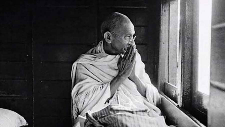 ಬ್ರಿಟೀಷರ ಚಮಚಾಗಳಿಂದ ಗಾಂಧೀಜಿಗೆ ಪ್ರಮಾಣಪತ್ರ ಬೇಕಿಲ್ಲ: ಅನಂತ್‌ಕುಮಾರ್ ಹೆಗಡೆ ವಿರುದ್ಧ ಕಾಂಗ್ರೆಸ್ ವಾಗ್ದಾಳಿ