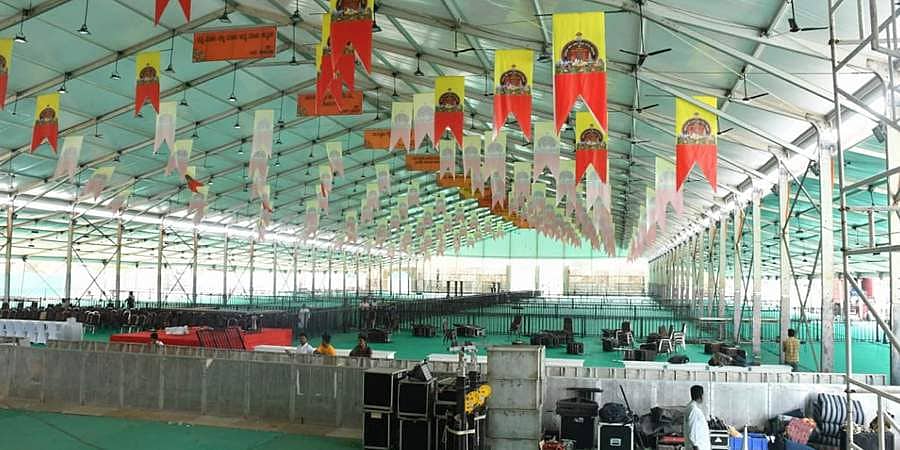 ಅಕ್ಷರ ಜಾತ್ರೆಗೆ ಸಿಂಗಾರಗೊಂಡ ಕಲಬುರಗಿ; ಬಿಸಿಲ ನಗರಿಗೆ ಆಗಮಿಸಿದ ಸಮ್ಮೇಳನಾಧ್ಯಕ್ಷ ಡಾ.ಎಚ್‌.ಎಸ್.ವೆಂಕಟೇಶಮೂರ್ತಿ