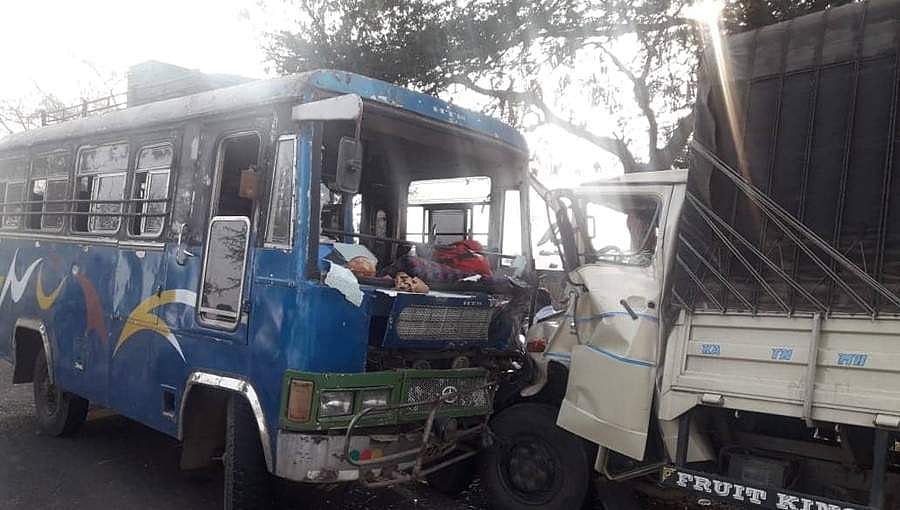 ಚಿಕ್ಕೋಡಿಯಲ್ಲಿ ಭೀಕರ ರಸ್ತೆ ಅಪಘಾತ: ಹಲವು ಮಂದಿಗೆ ಗಾಯ