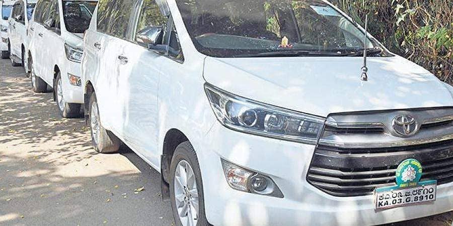 ಸಂಪುಟ ವಿಸ್ತರಣೆಗೆ ಕ್ಷಣಗಣನೆ ಆರಂಭ: ಹೊಸ ಸಚಿವರಿಗೆ ಕಾರುಗಳು ಸಿದ್ದ, 9 ಸಂಖ್ಯೆಯ ಕಾರುಗಳಿಗೆ ಹೆಚ್ಚಿದ ಬೇಡಿಕೆ