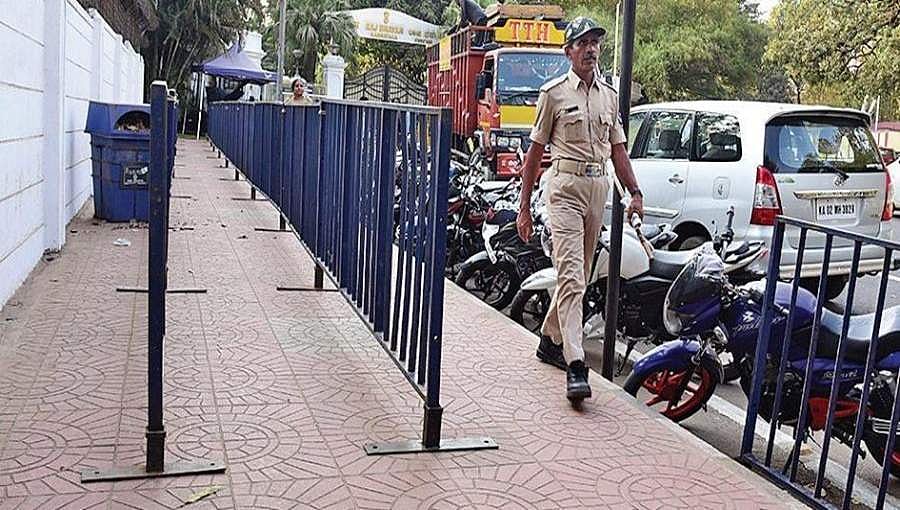 ಸಚಿವ ಸಂಪುಟ ವಿಸ್ತರಣೆ: ನೂತನ ಶಾಸಕರಿಗೆ ಮಣೆ, ಪಕ್ಷದ ನಿಷ್ಠಾವಂತ ನಾಯಕರು ಹಿನ್ನೆಲೆಗೆ?