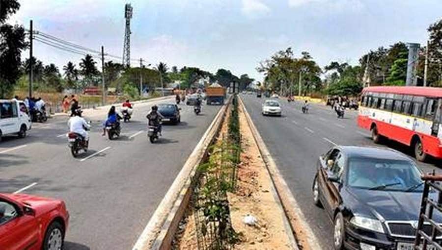 ಬೆಂಗಳೂರು-ಮೈಸೂರು ರಾಷ್ಟ್ರಿಯ ಹೆದ್ದಾರಿ ಕಾಮಗಾರಿ ವೇಳೆ ಮಣ್ಣು ಗುಡ್ಡೆ ಕುಸಿದು ಇಬ್ಬರು ಕಾರ್ಮಿಕರ ಸಾವು