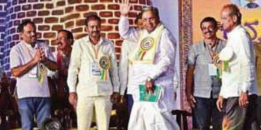 ಕನ್ನಡವನ್ನು ಕಲಿಕಾ ಮಾಧ್ಯಮವನ್ನಾಗಿ ಮಾಡಿ: ಸಾಹಿತ್ಯ ಸಮ್ಮೇಳನದಲ್ಲಿ ಮೊಳಗಿದ ದನಿ