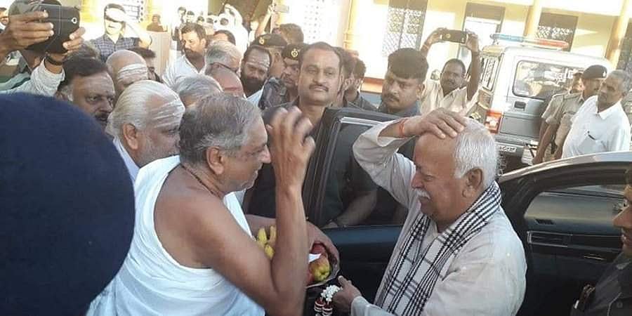 ಶೃಂಗೇರಿ ಶಾರದಾ ದೇವಾಲಯಕ್ಕೆ ಆರ್ ಎಸ್ ಎಸ್ ಮುಖ್ಯಸ್ಥ ಮೋಹನ್ ಭಾಗವತ್ ಭೇಟಿ